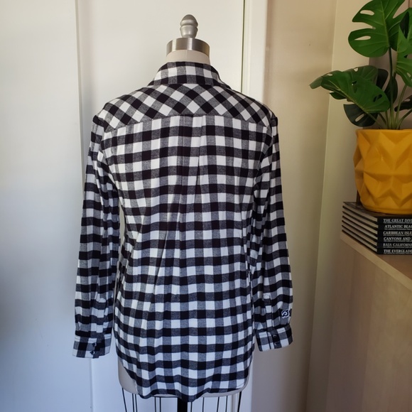 Peloton Button Down Shirt Size Medium NEW! - Picture 7 of 16